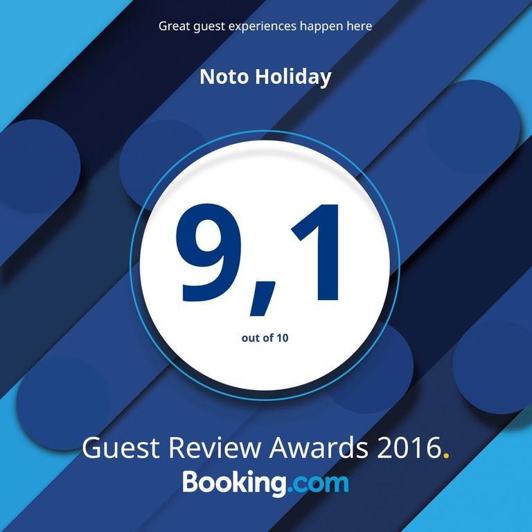Noto Holiday 外观 照片